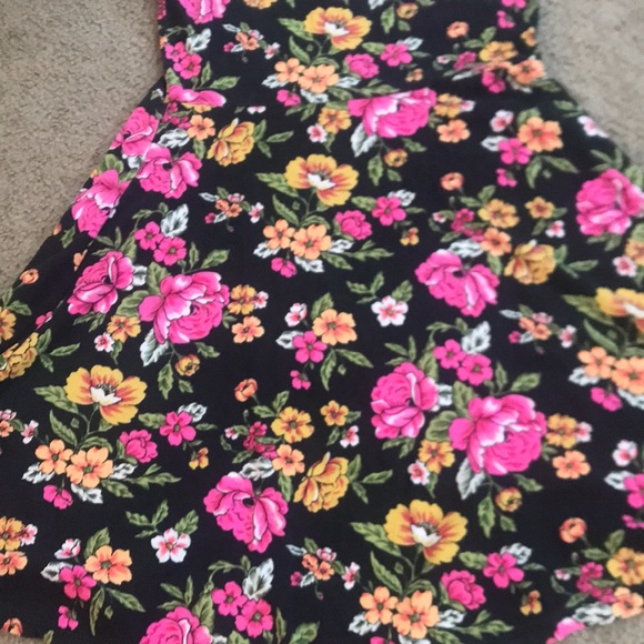 🌸NEW🌸 Forever 21 Flower Dress - Picture 3 of 16